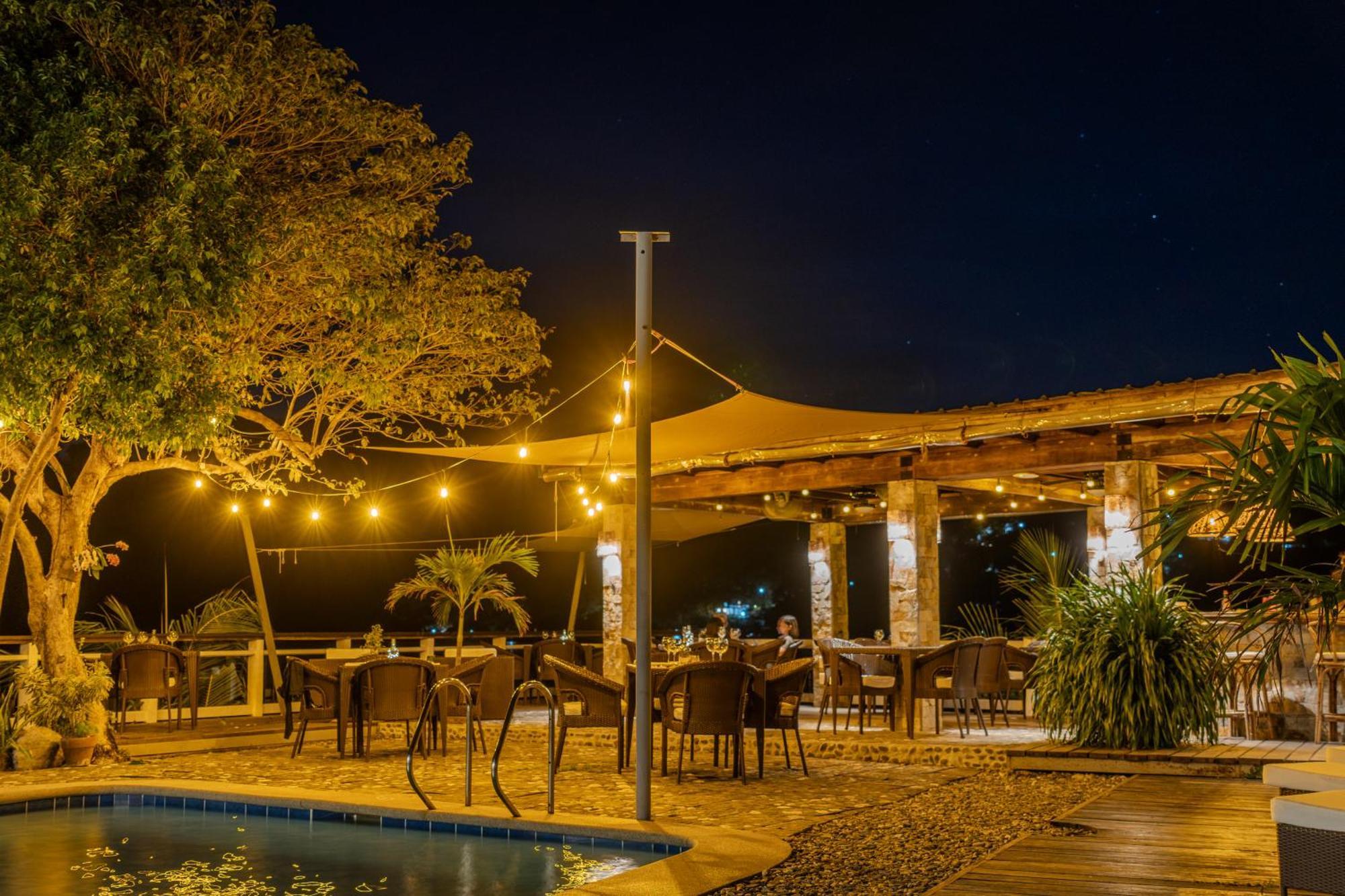 Edgewater Dive & Spa Resort Puerto Galera Extérieur photo