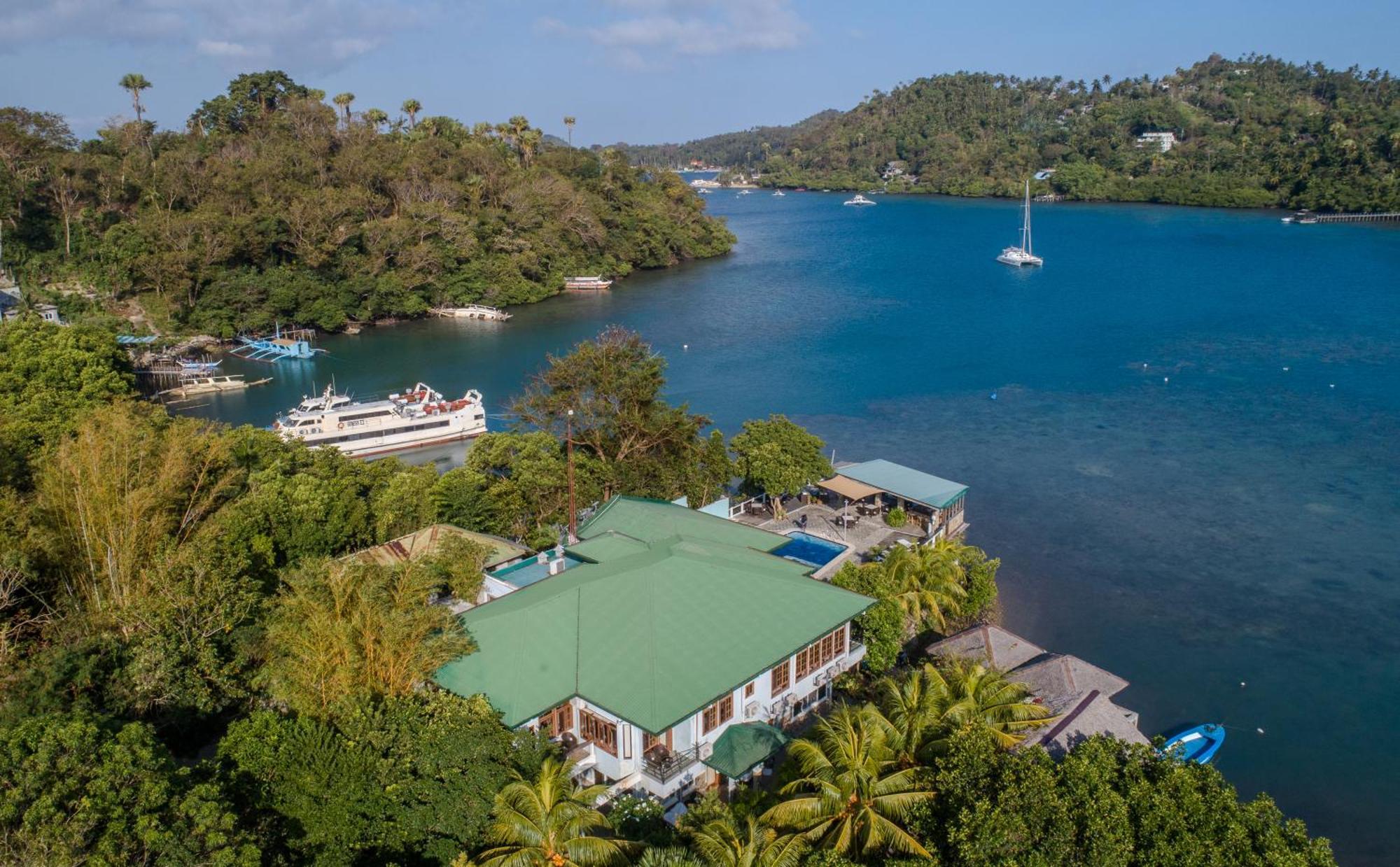 Edgewater Dive & Spa Resort Puerto Galera Extérieur photo