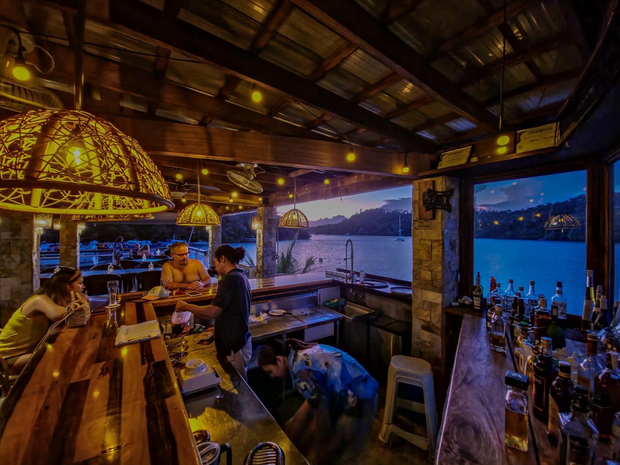 Edgewater Dive & Spa Resort Puerto Galera Extérieur photo