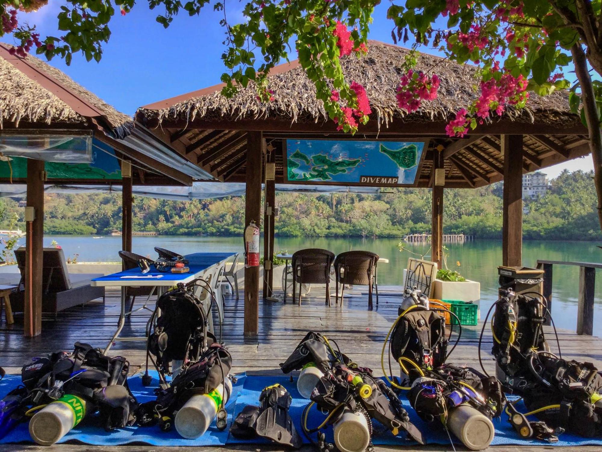 Edgewater Dive & Spa Resort Puerto Galera Extérieur photo