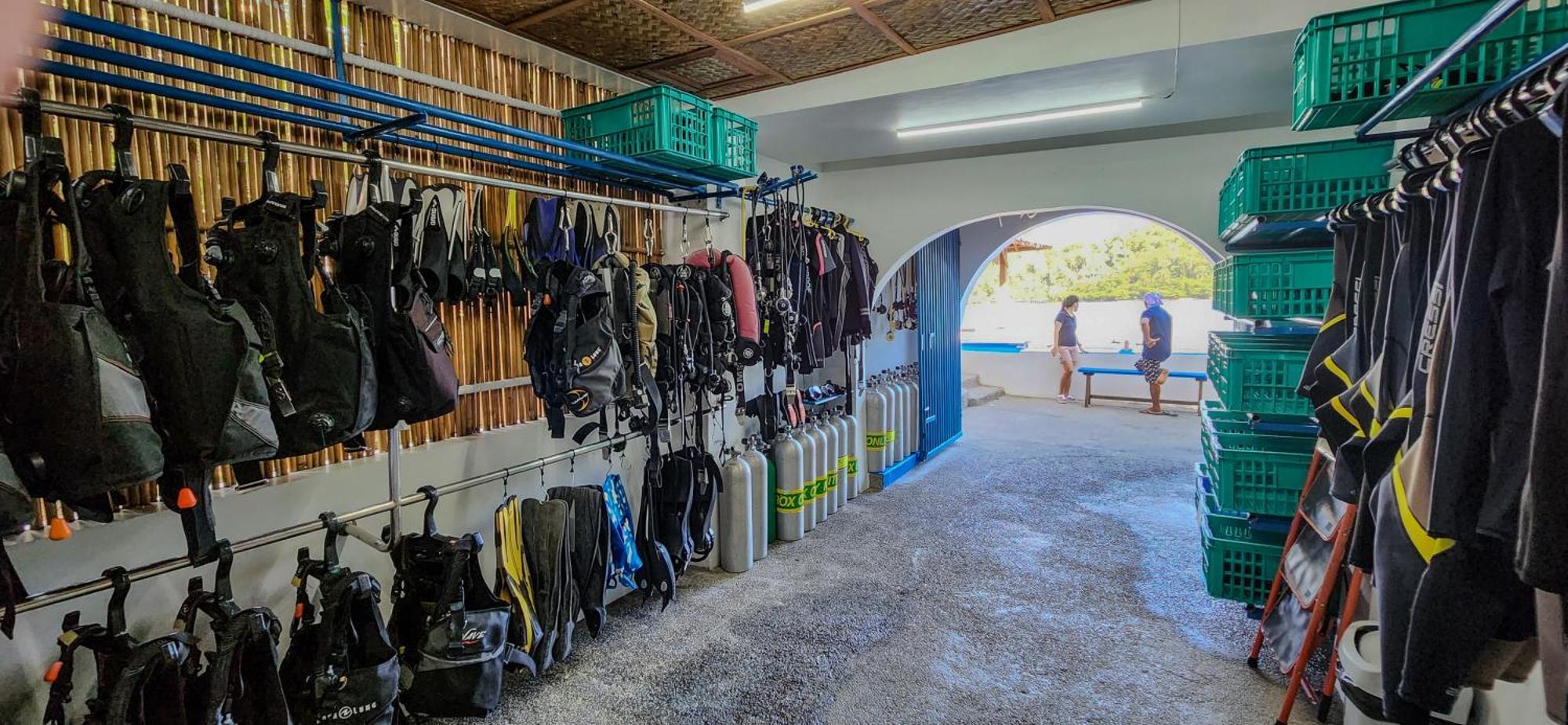 Edgewater Dive & Spa Resort Puerto Galera Extérieur photo