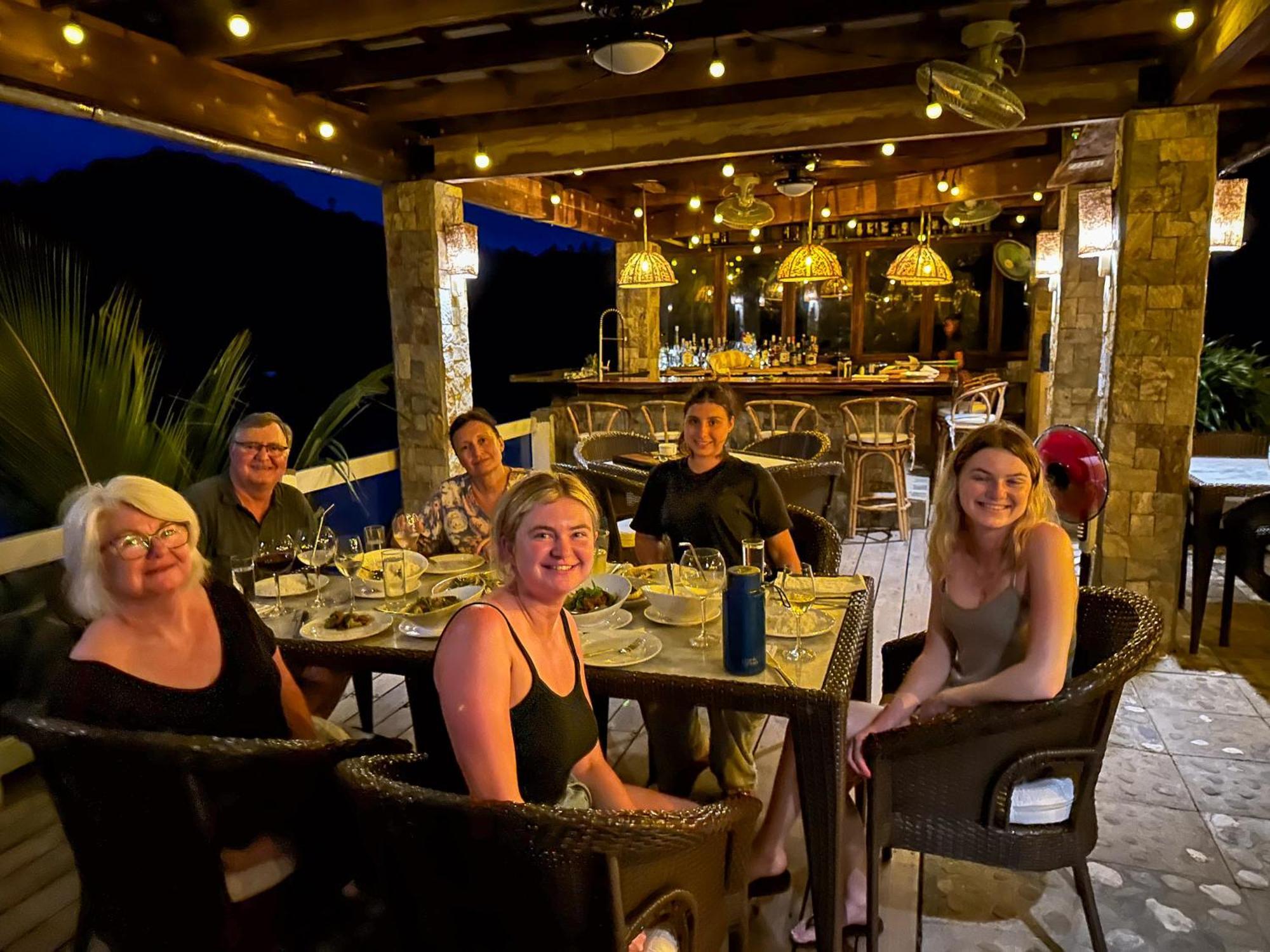 Edgewater Dive & Spa Resort Puerto Galera Extérieur photo
