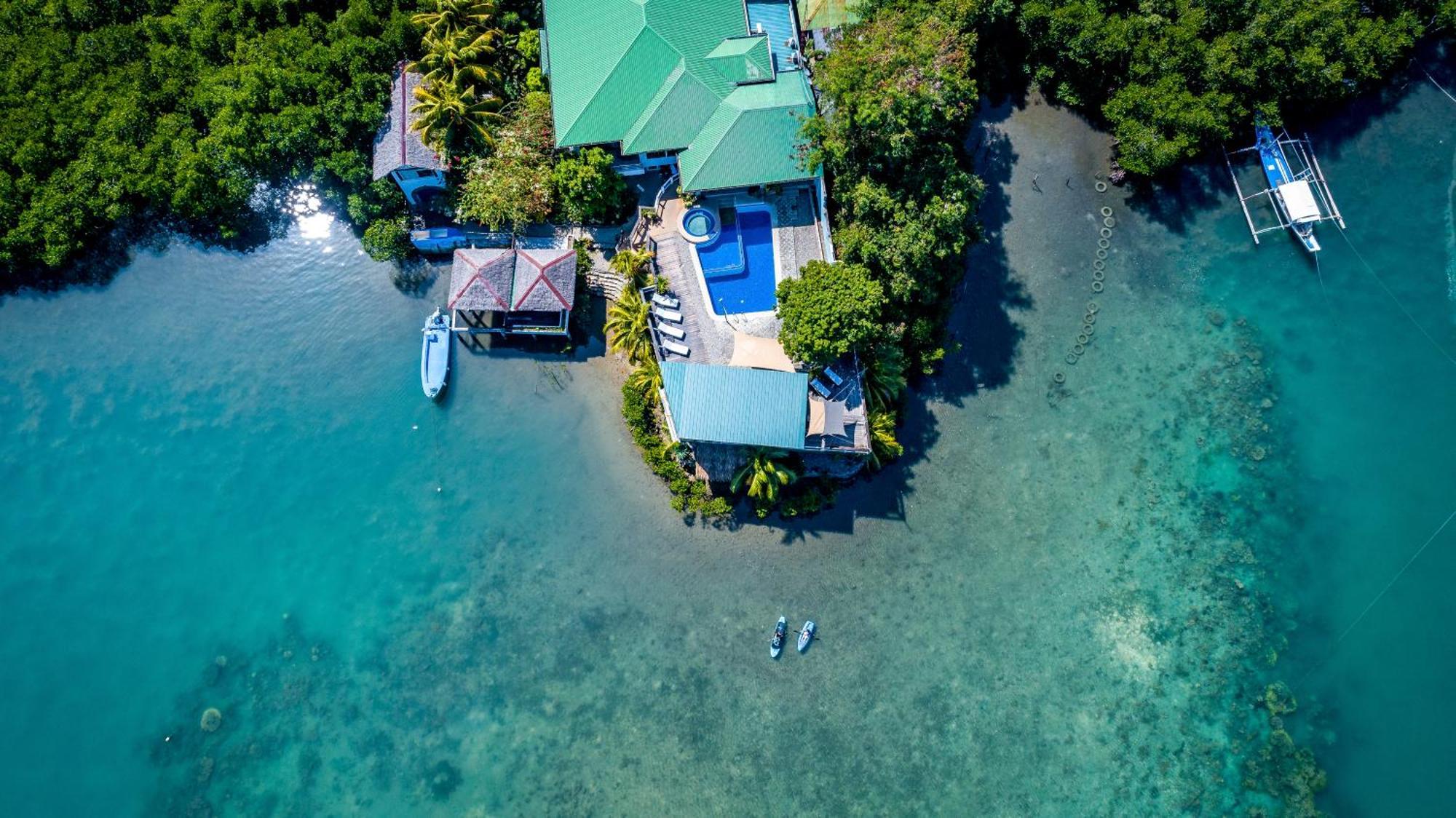 Edgewater Dive & Spa Resort Puerto Galera Extérieur photo