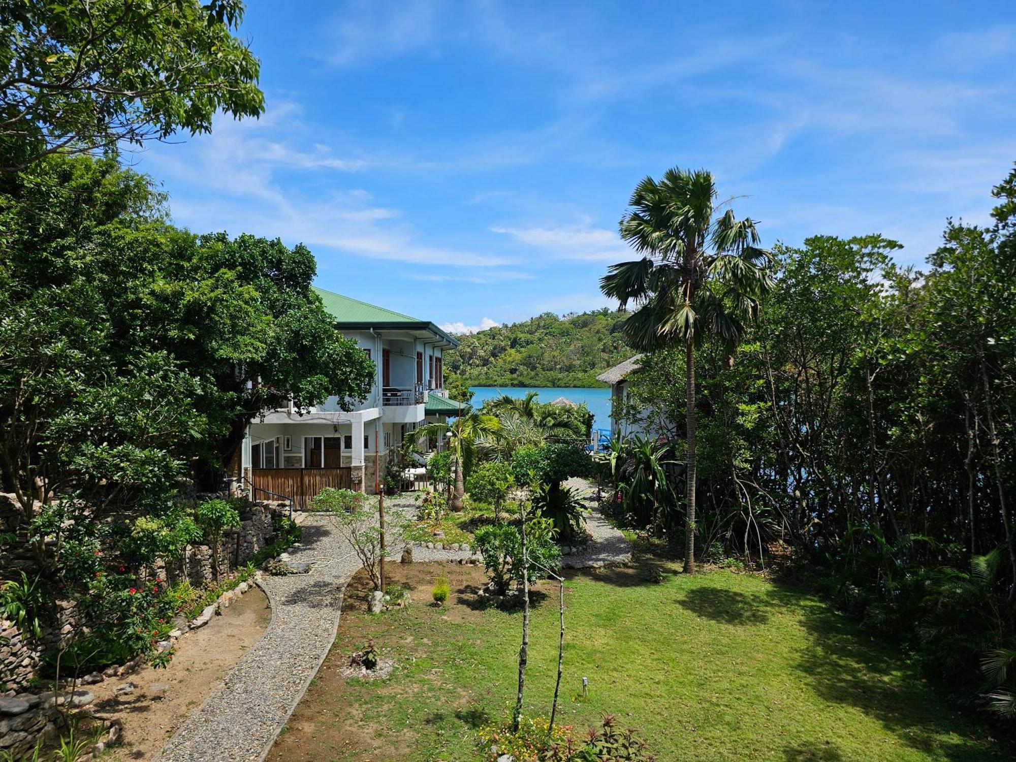 Edgewater Dive & Spa Resort Puerto Galera Extérieur photo