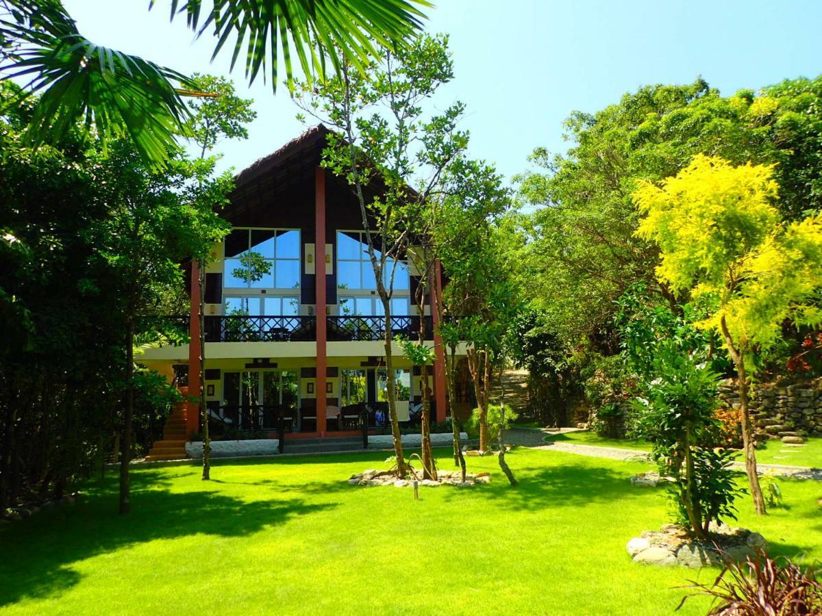 Edgewater Dive & Spa Resort Puerto Galera Extérieur photo