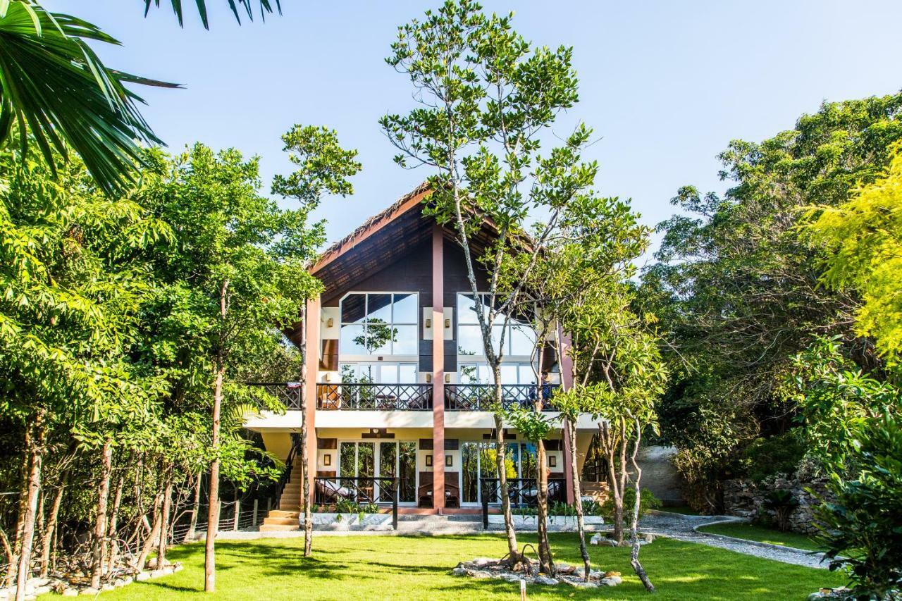 Edgewater Dive & Spa Resort Puerto Galera Extérieur photo